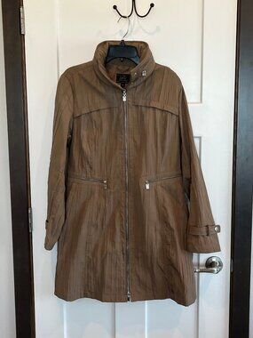 UBU Packable Travel Coat/Pillow Size M